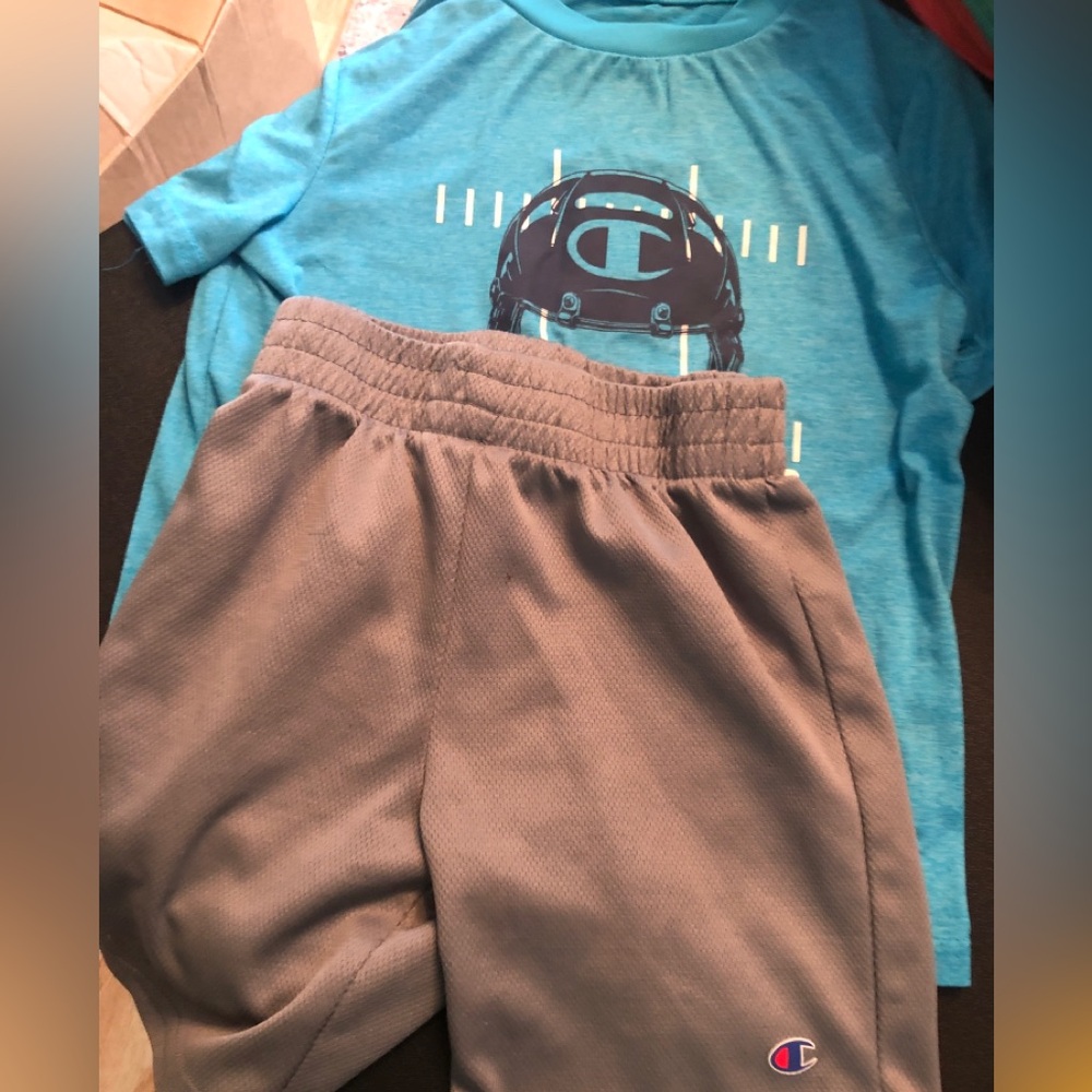 Champion tech shirt, mesh shorts